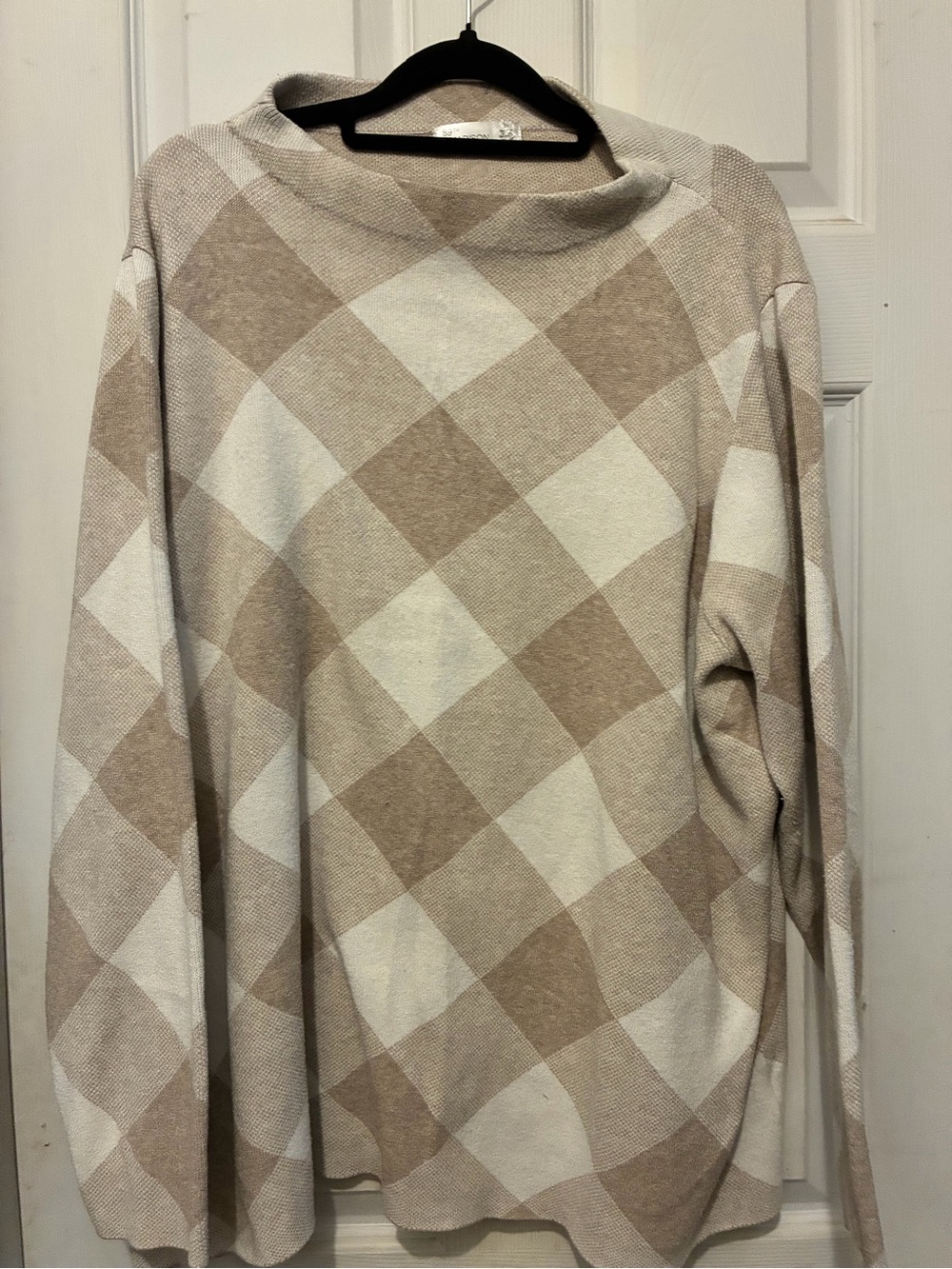 89th & Madison Beige and Cream Checkered Turtleneck Sweater